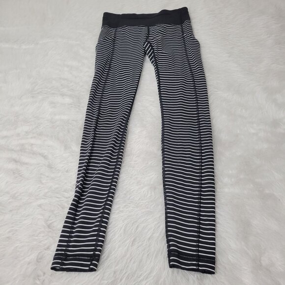 Lululemon Speed Tight II Parallel Stripe Black White Leggings 6 - Picture 4 of 13